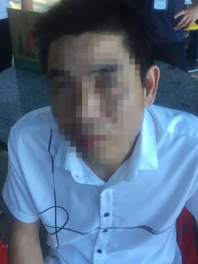 民警抓捕盜車團(tuán)伙時反被噴催淚劑